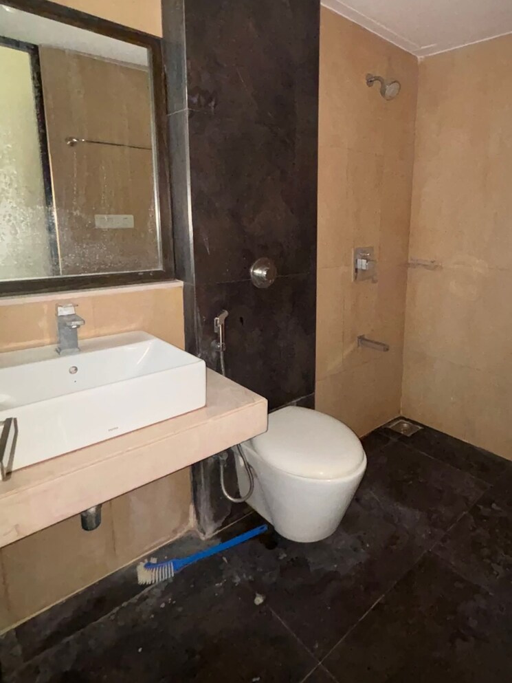 Bathroom, lodha-splendora 2 Bedroom 771 Sq.Ft. Apartment In Ghodbunder Road Thane 9019963