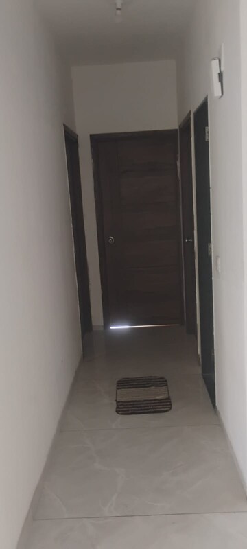  3 BHK Apartment at Vaishnodevi Circle – for Rent