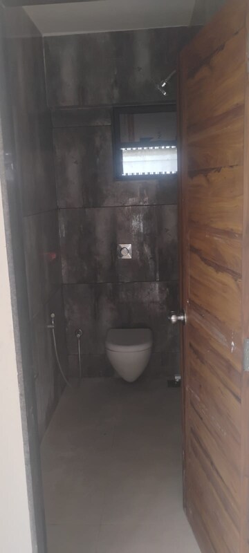 Attached Bathroom in 3 BHK Apartment at Vaishnodevi Circle – for Rent