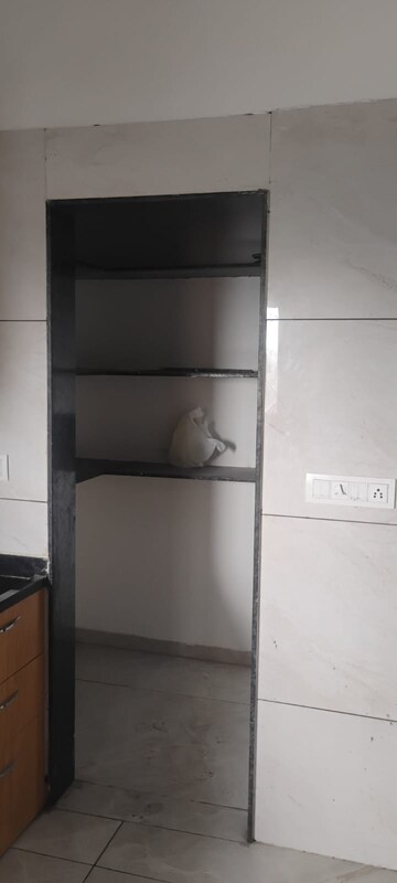  3 BHK Apartment at Vaishnodevi Circle – for Rent
