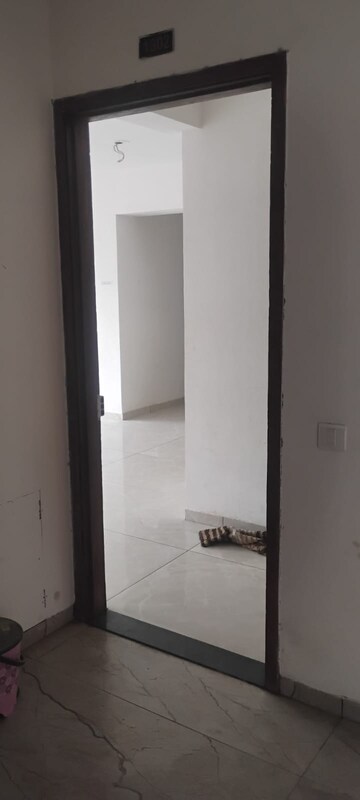 Building Lobby in 3 BHK Apartment at Vaishnodevi Circle – for Rent