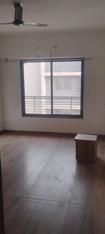 Room in 3 BHK Apartment at Vaishnodevi Circle – for Rent