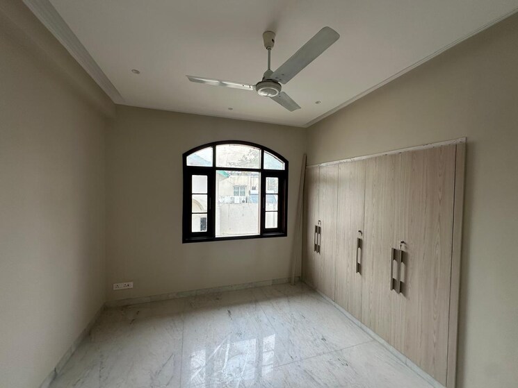 Room, veera-safdarjung-enclave 4 Bedroom 500 Sq.Ft. Builder Floor In Safdarjung Enclave Delhi 9019961