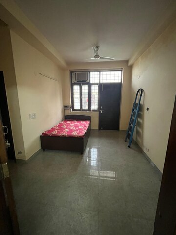 1 BHK Builder Floor For Rent in Sector 23