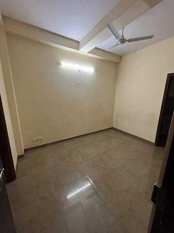 Bathroom in 1 BHK Builder Floor at Sector 23 – for Rent
