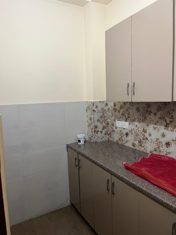 Kitchen, sector 23 1 Bedroom 160 Sq.Yd. Builder Floor In Sector 23 Gurgaon 9019984