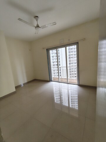 Room in 3 BHK Apartment at Indiabulls Greens, New Panvel – for Sale