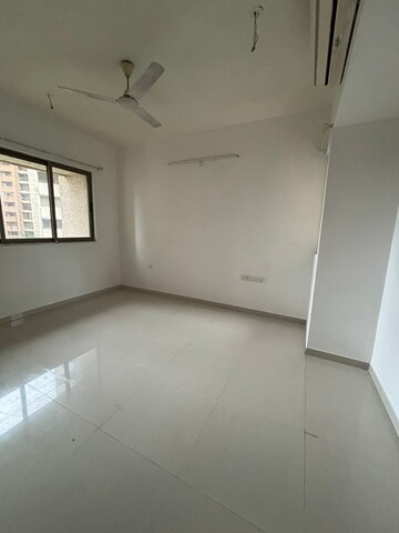Room in 2 BHK Apartment at Lodha Splendora Phase II, Ghodbunder Road – for Rent