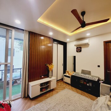 Kitchen in 6+ BHK Independent House at Dlf Phase iv – for Sale