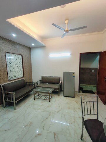 Bedroom in 1 BHK Builder Floor at Sushant Vyapaar Kendra, Sector 43 – for Rent