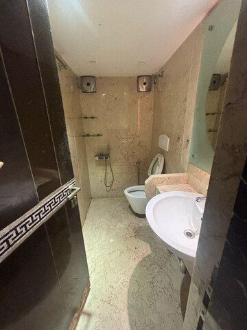 Bathroom in 6 BHK Villa at Versova – for Rent