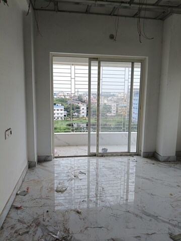 Room in 3 BHK Apartment at Lake Town – for Sale