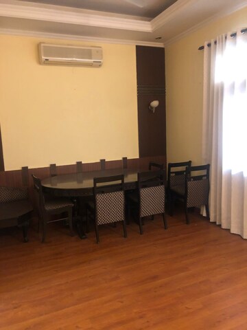 Team Area in 3 BHK Builder Floor at Rajouri Garden – for Rent