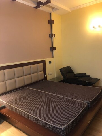 Furnished Amenities in 3 BHK Builder Floor at Rajouri Garden – for Rent