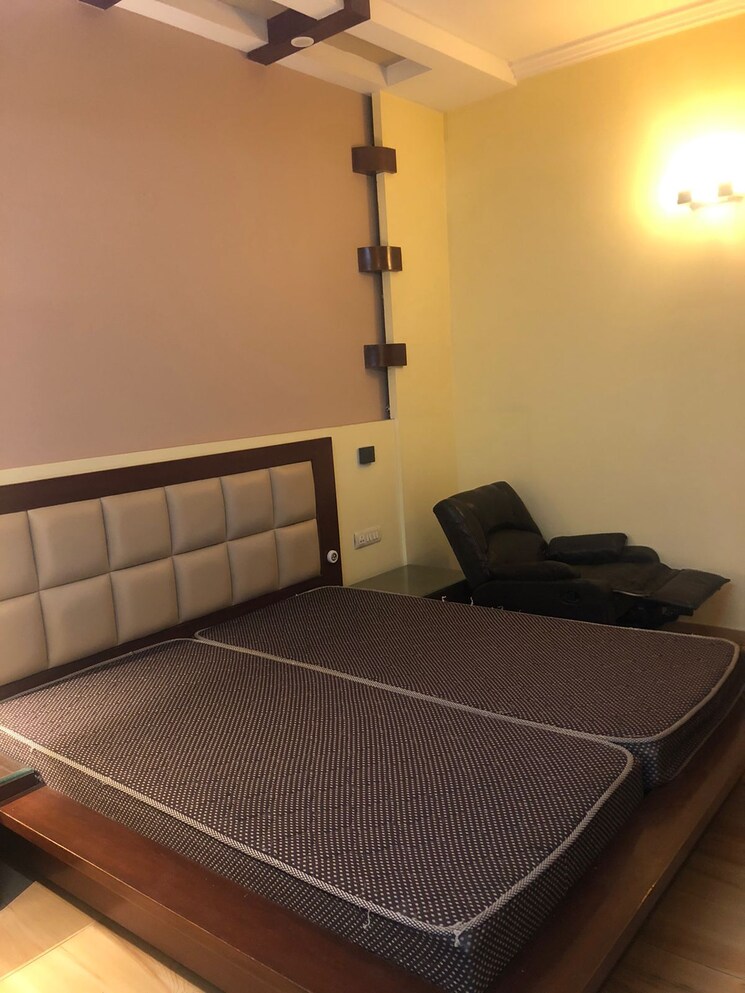 undefined, rajouri garden 3 Bedroom 200 Sq.Yd. Builder Floor In Rajouri Garden Delhi 9020081