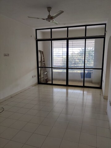 Room in 3 BHK Apartment at Kolte Maestros, Wanowrie – for Rent