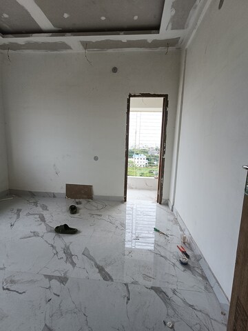 Room in 2 BHK Apartment at Lake Town – for Sale