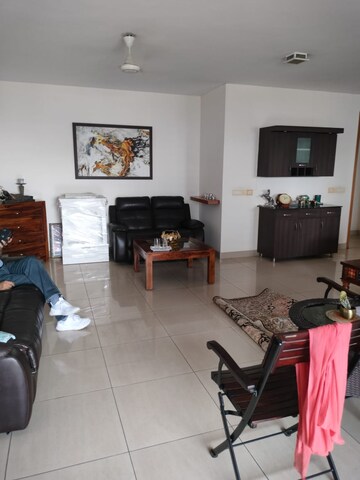Living Room in 4 BHK Apartment at Sweta Central Park I, Sector 42 – for Sale