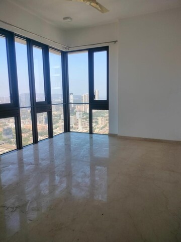 Room in 3 BHK Apartment at Lodha The Park, Worli – for Rent