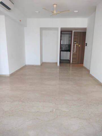 Room in 3 BHK Apartment at Lodha The Park, Worli – for Rent