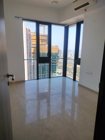 Room in 3 BHK Apartment at Lodha The Park, Worli – for Rent