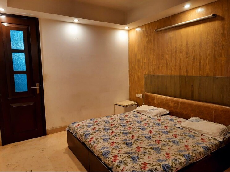 Bedroom, rajouri garden 3 Bedroom 200 Sq.Yd. Builder Floor In Rajouri Garden Delhi 9020168