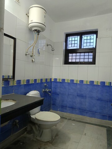 Bathroom in 3 BHK Builder Floor at Kohli One Malibu Town, Sector 47 – for Rent