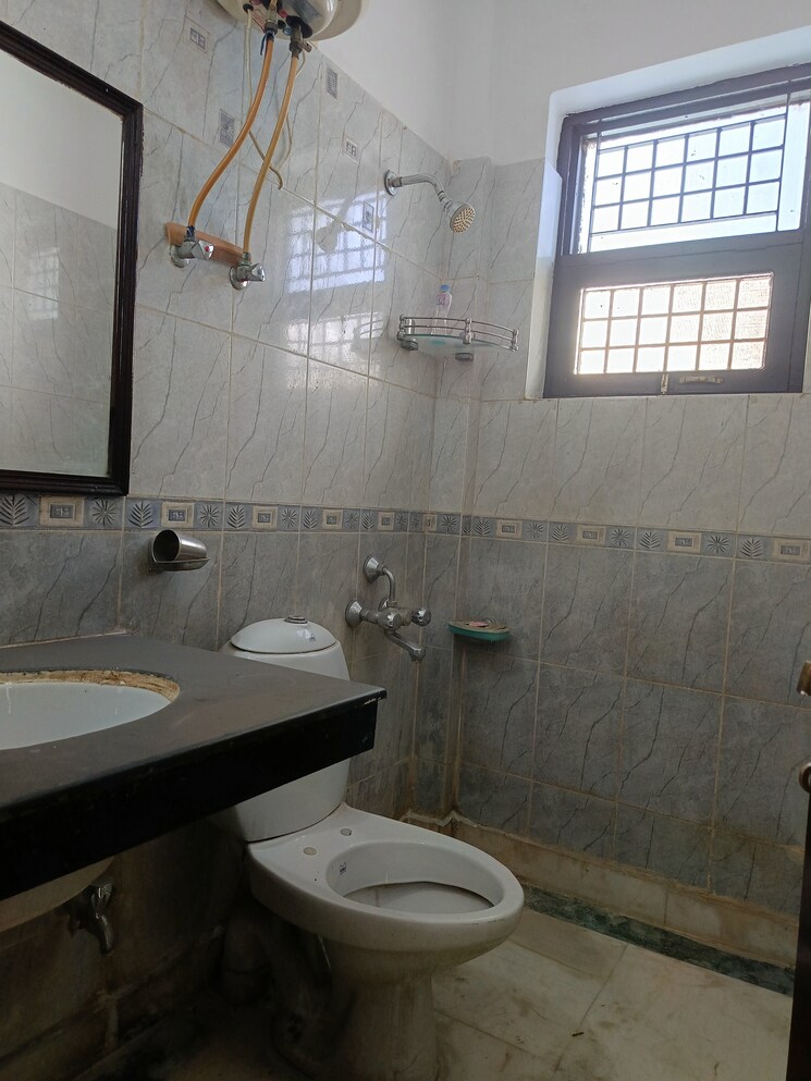 Bathroom, kohli-one-malibu-town 3 Bedroom 1800 Sq.Ft. Builder Floor In Sector 47 Gurgaon 9020184