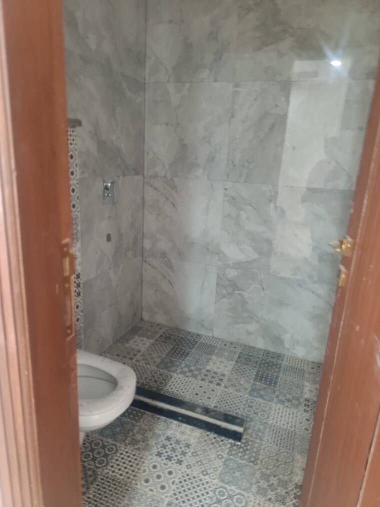 Bathroom, puri-kohinoor 3 Bedroom 150 Sq.Yd. Builder Floor In Sector 89 Faridabad 9020157