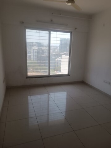 Room in 3 BHK Apartment at Kolte Patil 24K Sereno, Baner – for Rent