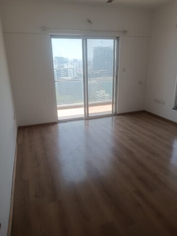 Room in 3 BHK Apartment at Kolte Patil 24K Sereno, Baner – for Rent