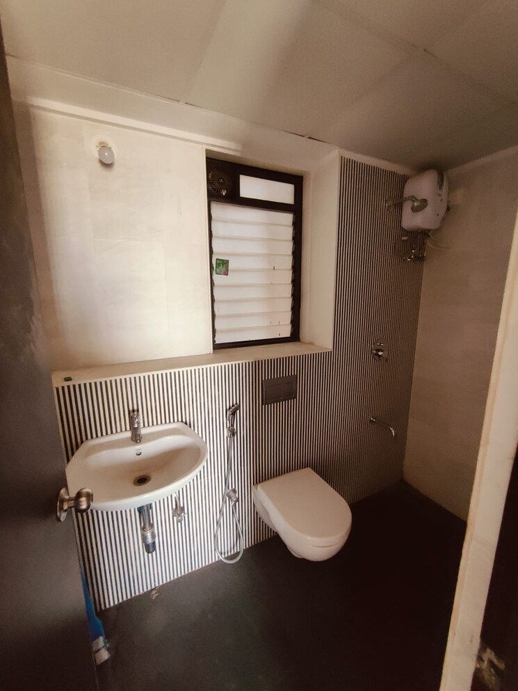 Bathroom, lodha-palava-city-lakeshore-greens 2 Bedroom 990 Sq.Ft. Apartment In Dombivli East Thane 9020195