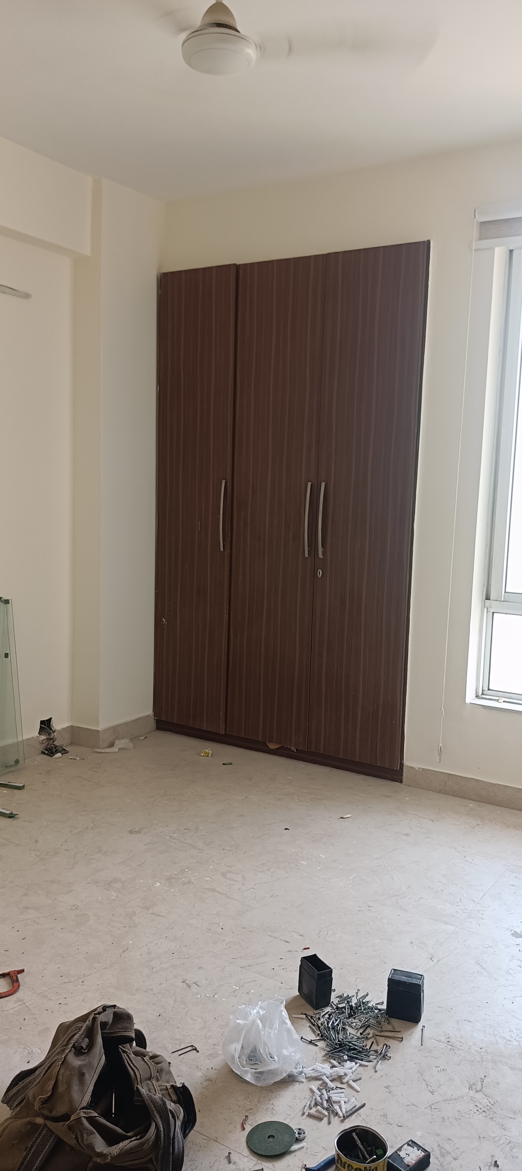 3.5 BHK + Pooja Room,Servant Room Apartment For Rent in Unitech Harmony