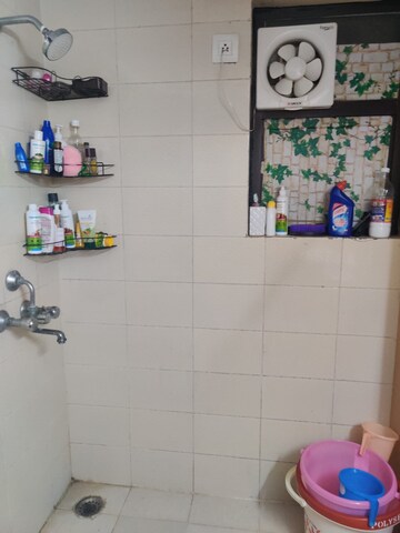 Bathroom in 2.5 BHK Apartment at Logix Blossom County, Sector 137 – for Rent