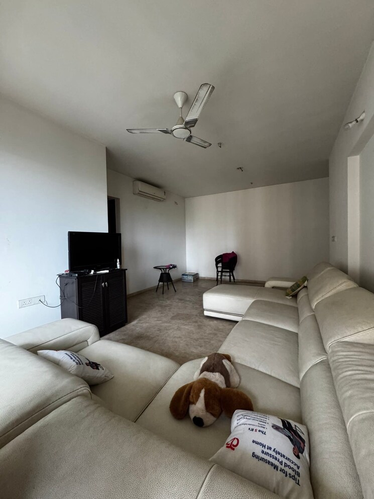 Living Room, lodha-splendora 3 Bedroom 1124 Sq.Ft. Apartment In Ghodbunder Road Thane 9020250