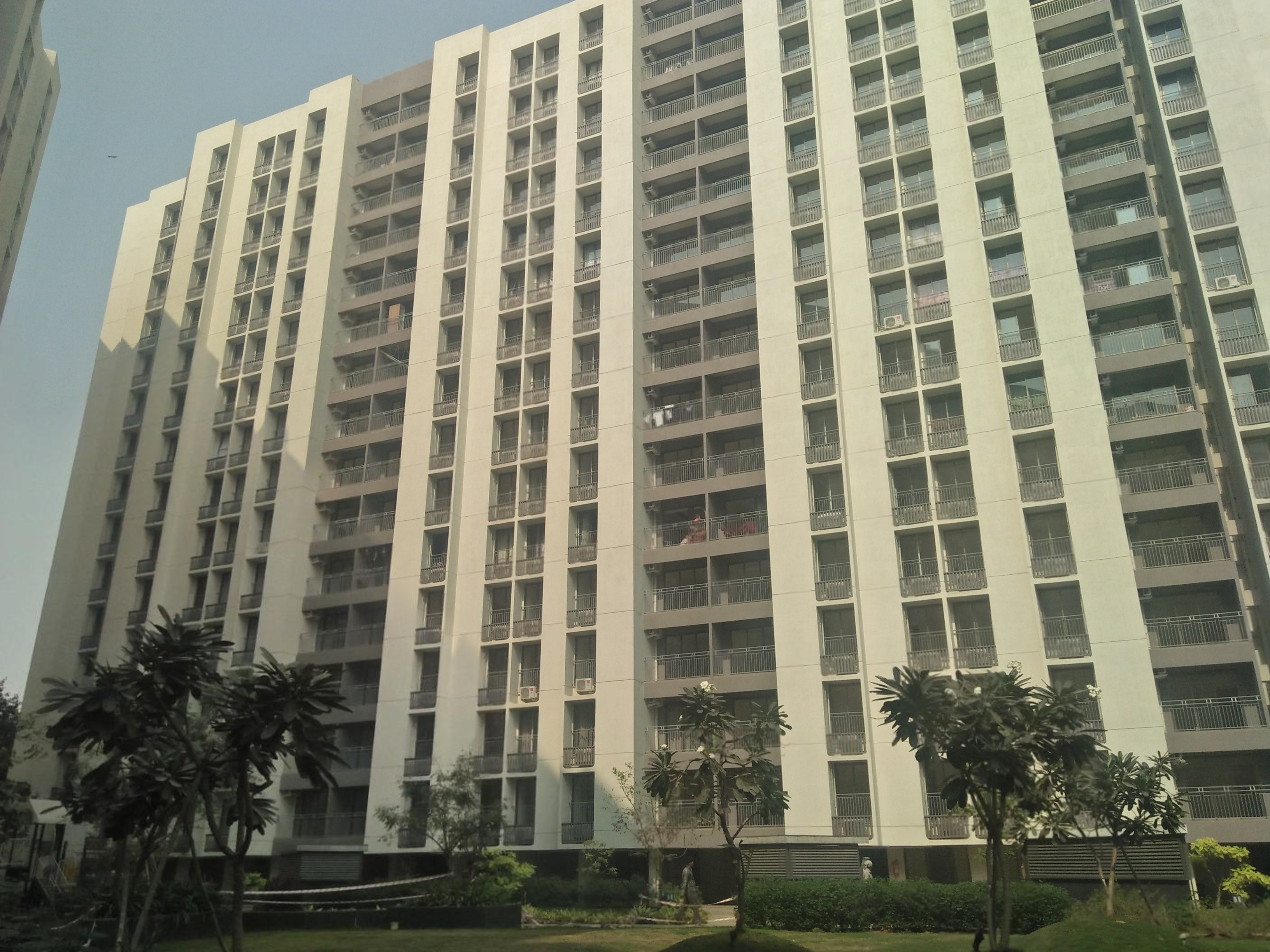 5 BHK + Servant Room 3478 Sq.Ft. Apartment in Rustomjee Elements