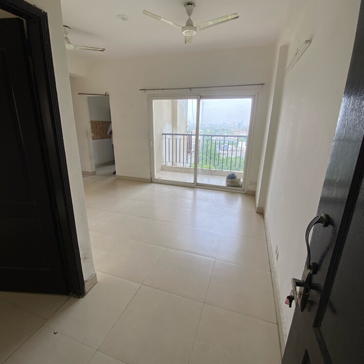 Living Room, aims-golf-avenue-ii 2.5 Bedroom 1100 Sq.Ft. Apartment In Sector 75 Noida 9020272