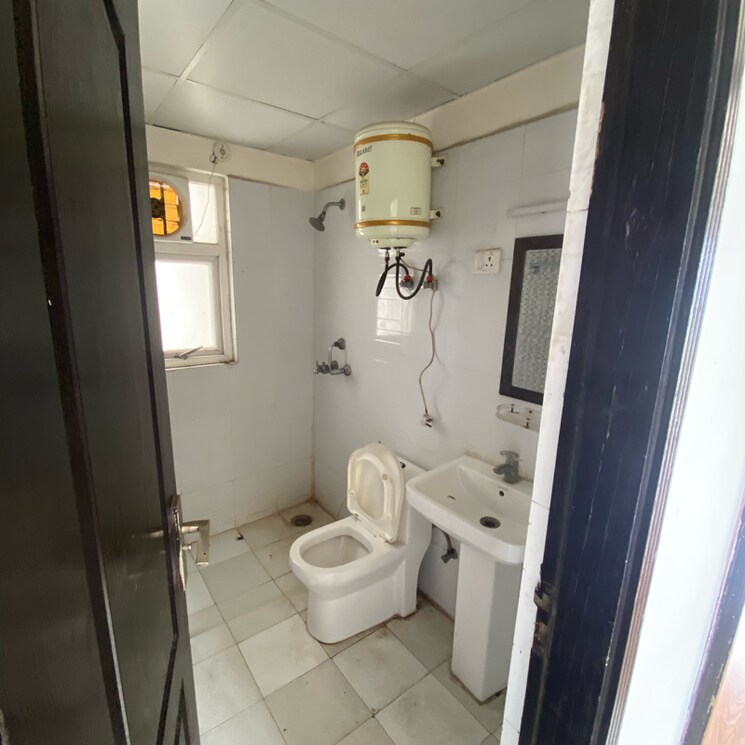 Bathroom, aims-golf-avenue-ii 2.5 Bedroom 1100 Sq.Ft. Apartment In Sector 75 Noida 9020272