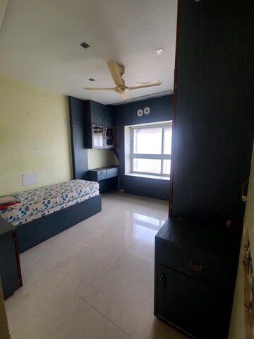 Bedroom in 2 BHK Apartment at Ghorpadi – for Rent