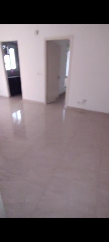 Room in 3 BHK Apartment at Gaur City 2 - 14th Avenue, Sector 16c Greater Noida – for Sale