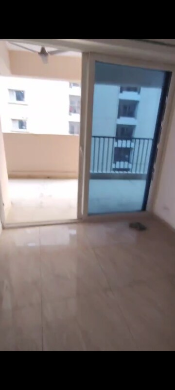 Room in 3 BHK Apartment at Gaur City 2 - 14th Avenue, Sector 16c Greater Noida – for Sale