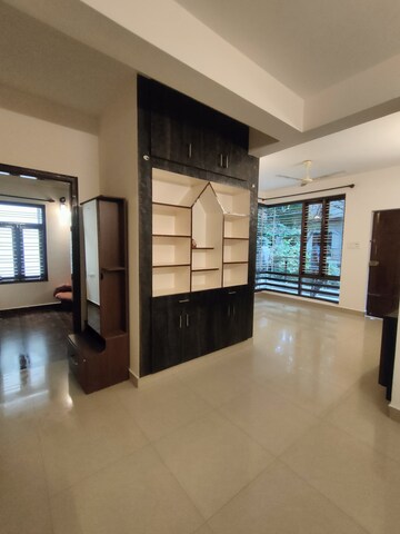 Room in 2 BHK Builder Floor at Hsr Layout – for Rent