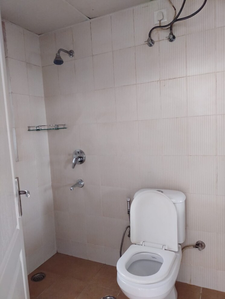 Bathroom, dhoot-time-residency 2 Bedroom 1020 Sq.Ft. Apartment In Sector 63 Gurgaon 9020341
