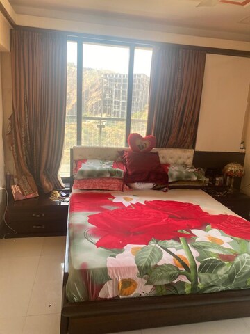 Master Bedroom in 3 BHK Apartment at Hiranandani Gardens Lake Castle, Powai – for Rent