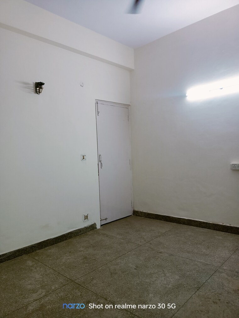 Room, ip extension 3 Bedroom 1250 Sq.Ft. Apartment In Ip Extension Delhi 9020367