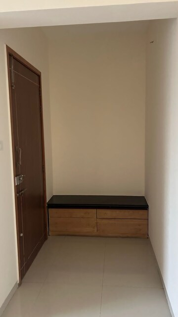 Room in 3 BHK Apartment at Icon Windsor Residency, Balewadi – for Rent