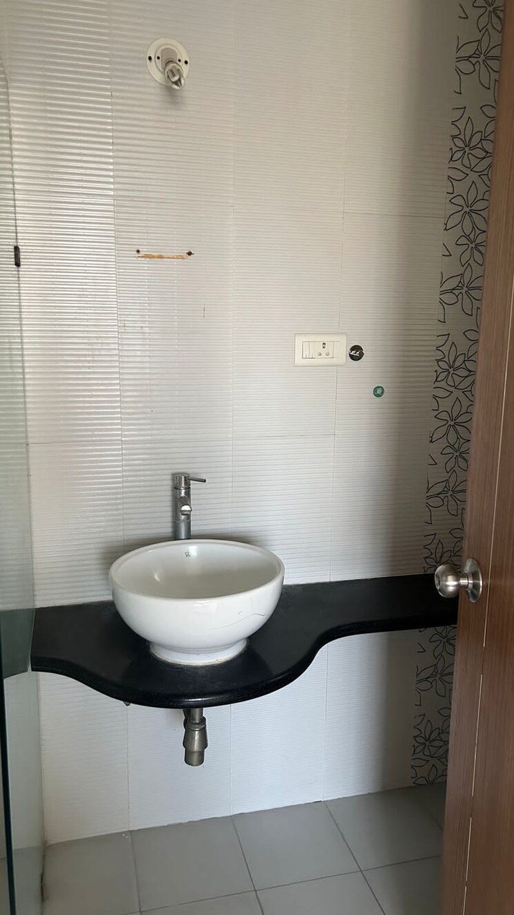 Bathroom, icon-windsor-residency 3 Bedroom 1732 Sq.Ft. Apartment In Balewadi Pune 9020382