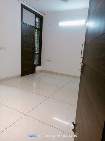 Room in 3 BHK Apartment at Ip Extension – for Rent