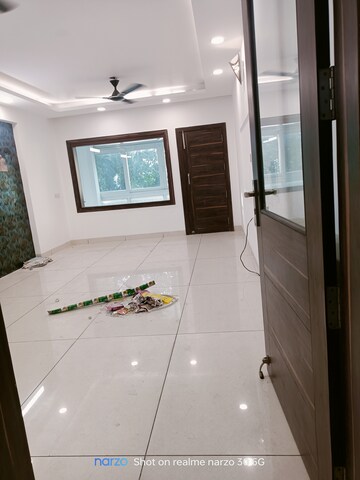 Room in 3 BHK Apartment at Ip Extension – for Rent