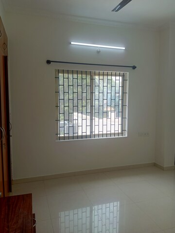 Room in 1 BHK Builder Floor at Hsr Layout – for Rent